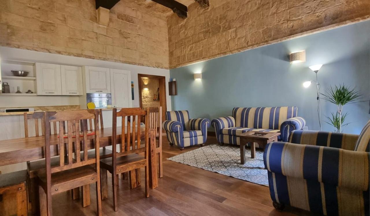 Vallettacharme - 2 Bedrooms Flat In The Heart Of The City Bagian luar foto