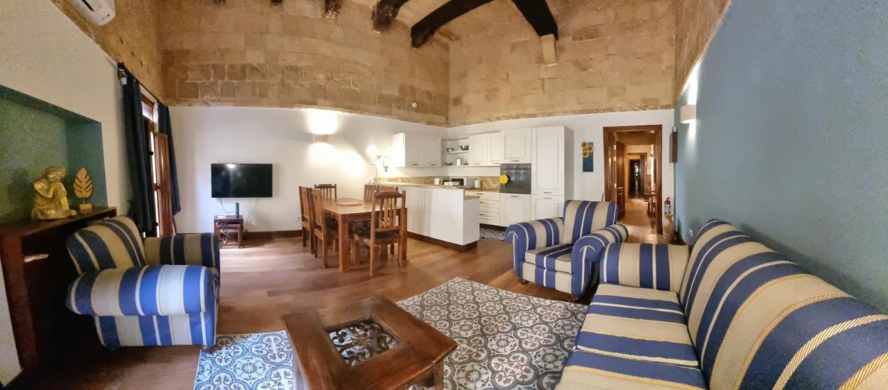 Vallettacharme - 2 Bedrooms Flat In The Heart Of The City Bagian luar foto