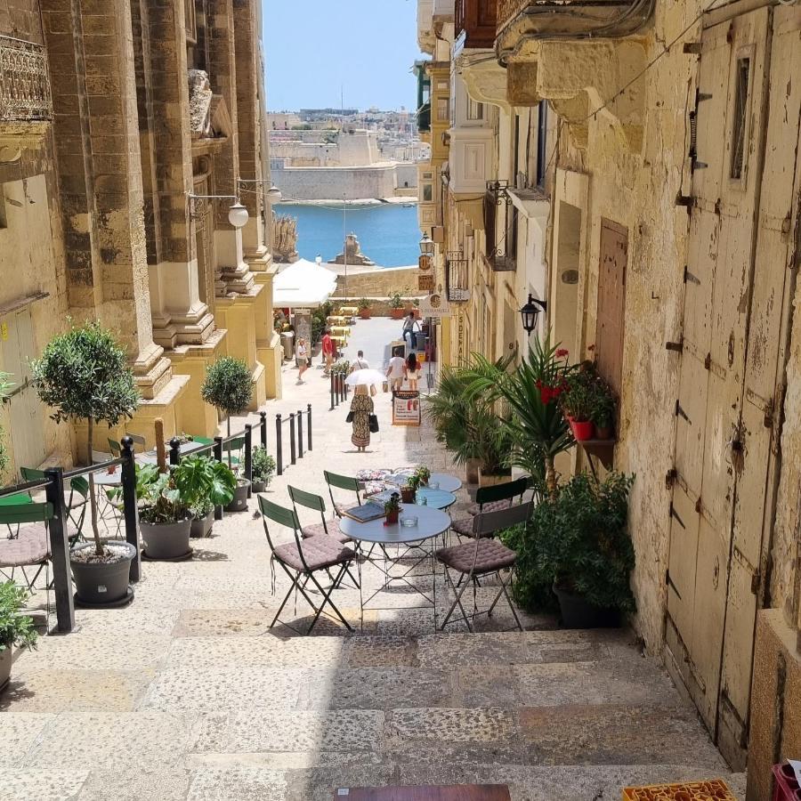 Vallettacharme - 2 Bedrooms Flat In The Heart Of The City Bagian luar foto